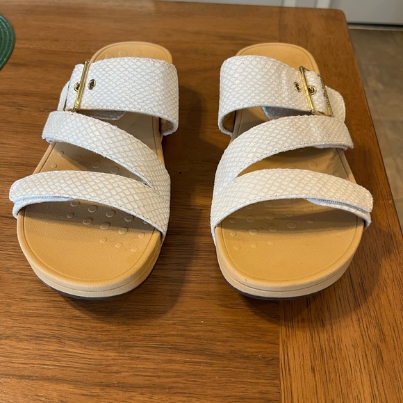 Vionic Pacific Rio Women's White Lizard Platform Sandals Size 9 - Picture 7 of 14